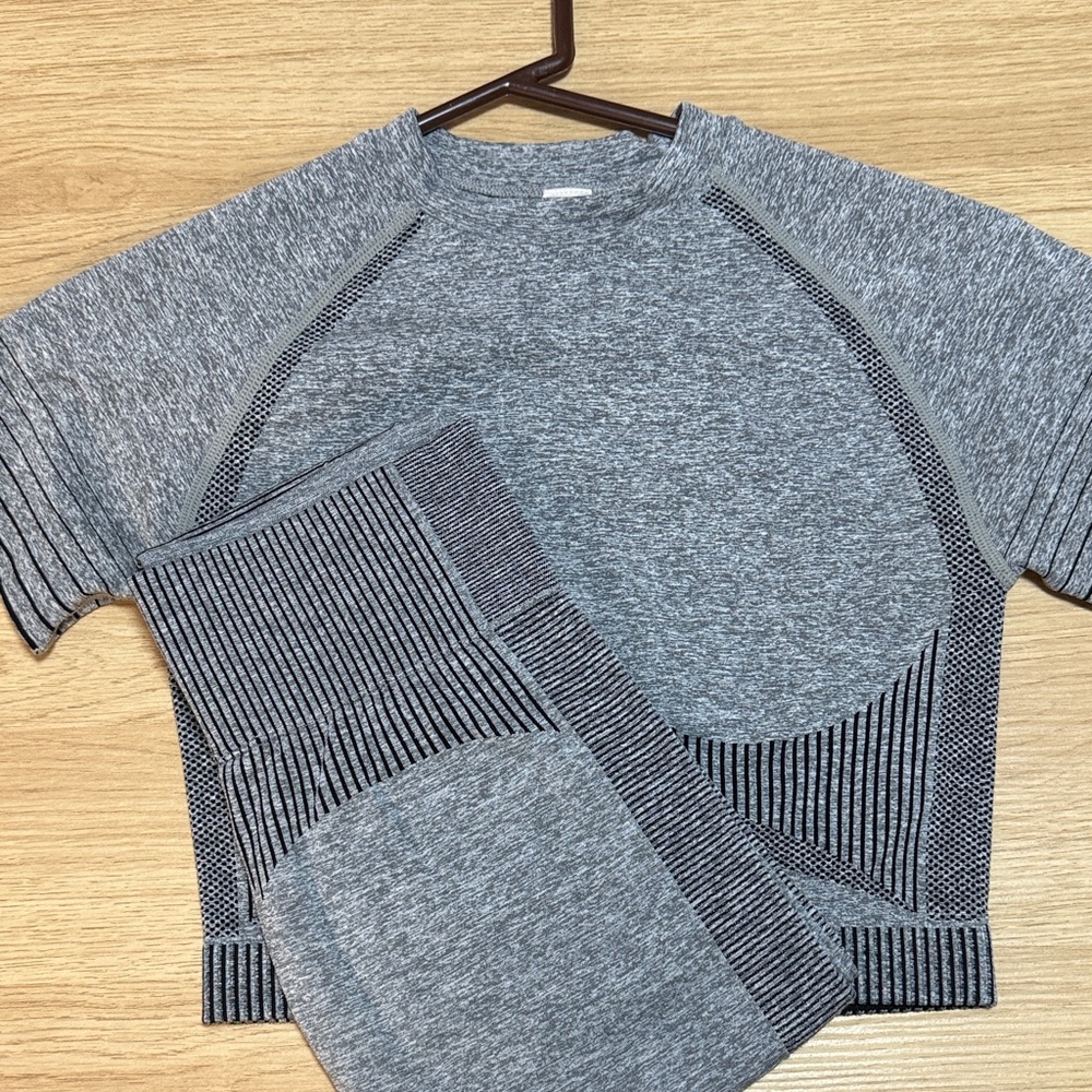 Women’s workout set, size Medium